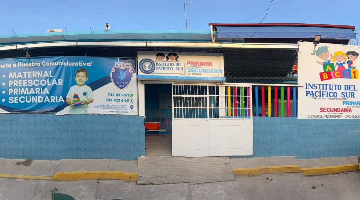 Acceso principal del instituto